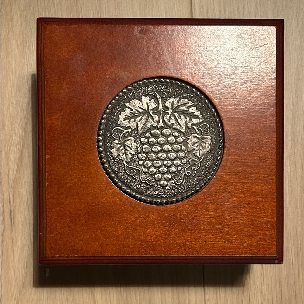 🪷2 for $30🪷Vintage Wooden Jewlery Box with Silver Grape Design